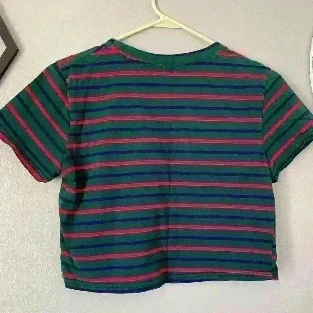 💚 3/$15 Size Large Green, Red, & Blue Striped Short Sleeves Crop Top - Picture 3 of 4
